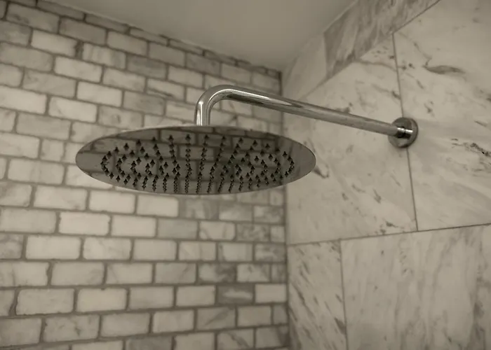 White Marble In Black Pearl Chic Centre Apartment Szczecin